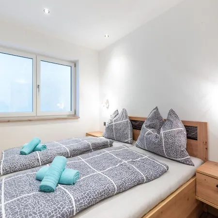 Apartment Modern Flat With Spacious Balcony Piesendorf